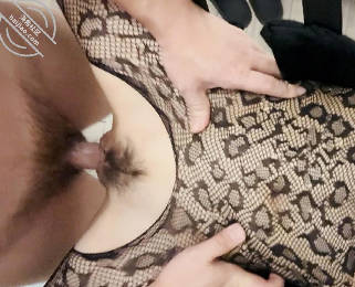 狠狠打嫂子的屁股最后口爆吞精