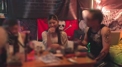 PFES-095 媚薬ヤリサーに迷い込んだ世間を知らないウブ女子大生 ヤバヤバアヘアヘ中出し大乱交 設楽ゆうひ