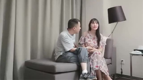 大叔网约170CM极品颜值大长腿美妞坚挺白嫩奶子